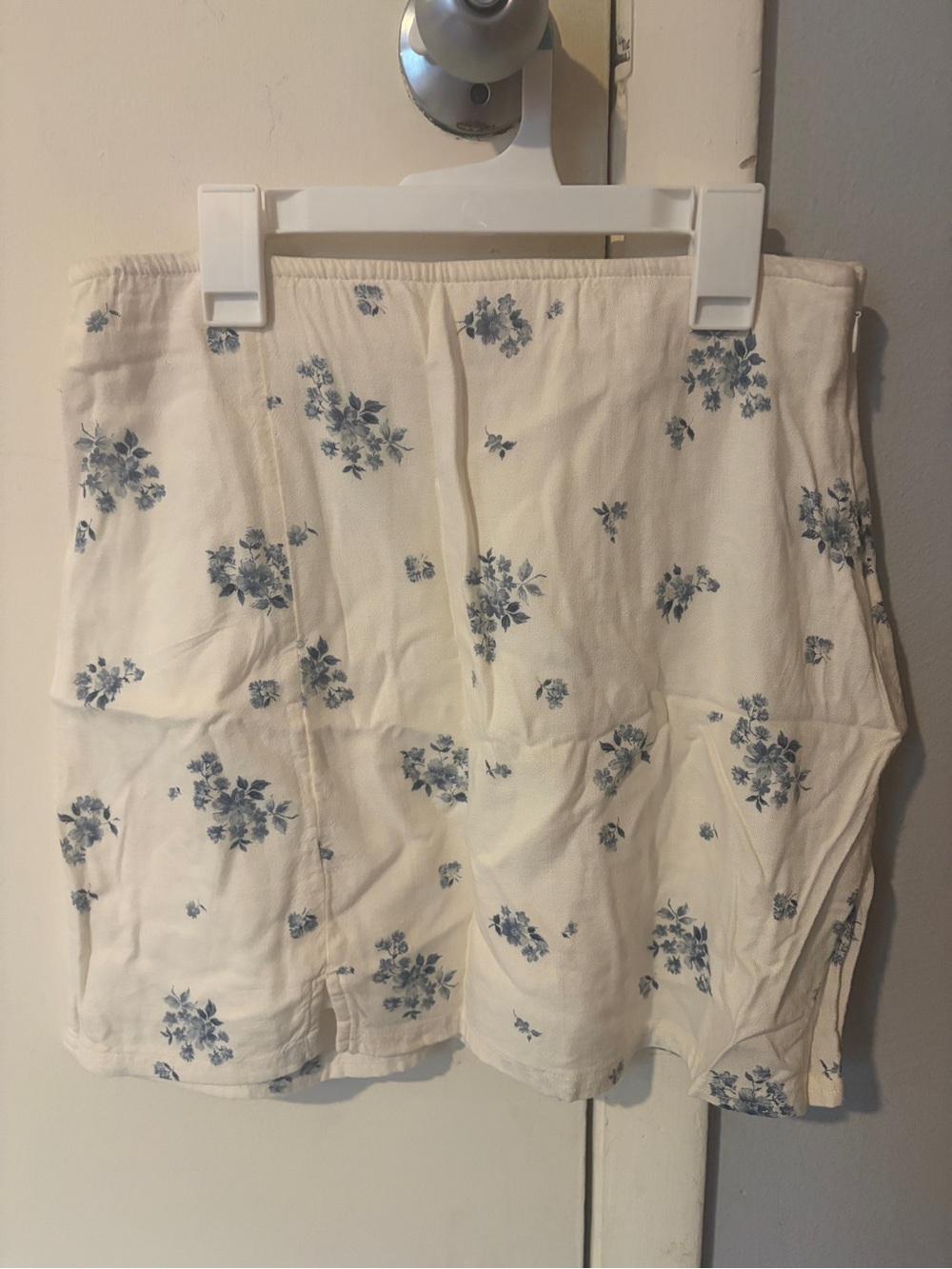 American Eagle Outfitters Cream Shorts with Blue Floral Print